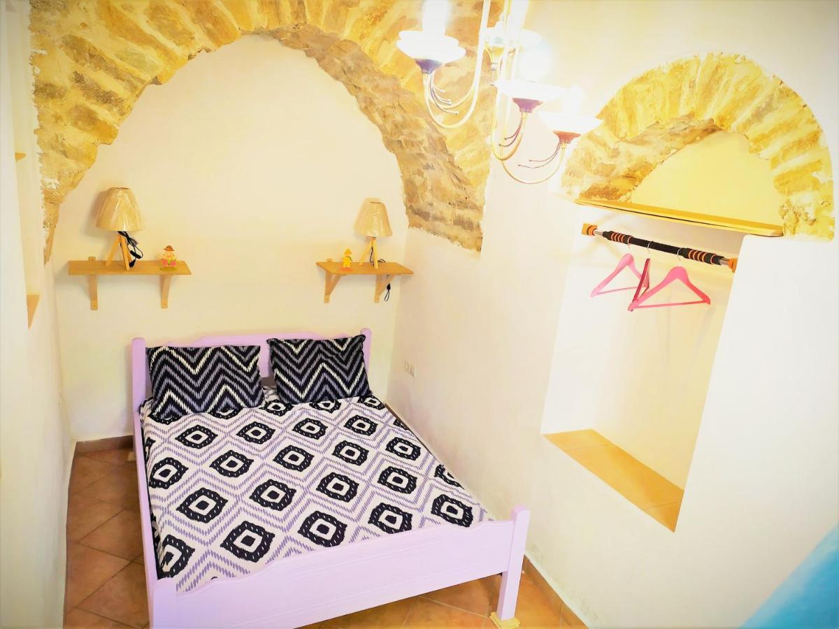 Traditional Family House, Ground Floor With Yard Koronos Luaran gambar